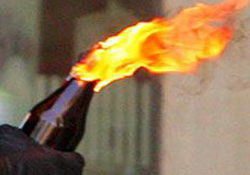 MHP il binasına molotof kokteyli