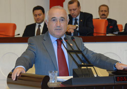 Çiçek: Cuma küfredip pazartesi parayı aldılar