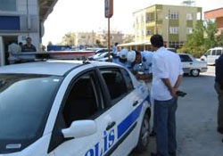 Polis acımadı