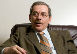 Şener kulisleri karıştırdı