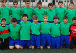 KARŞIYAKA POLİS ÖNÜNDE