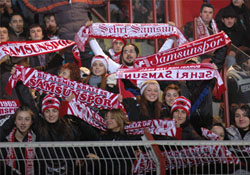 Bu taraftar daha yapsın