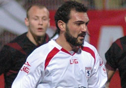 İzzet sınıfta kaldı