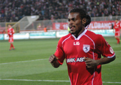 ZİRVEYİ ELE GEÇİRDİK