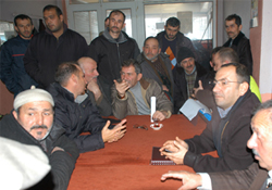 Çiftçinin tarlası 2 ekmek parası!