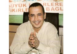 Öztürk Uyanık'ı ziyaret etti