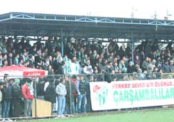 Taraftar yalnız bırakmıyor