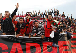 Taraftar galibiyete inanıyor