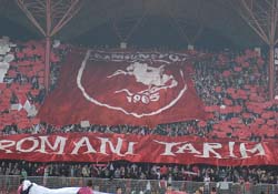 BÖYLE SEVGİ GÖRÜLMEDİ