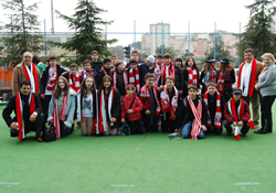 EZGİLİLERDEN BÜYÜK DESTEK