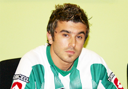 Adnan'dan büyük jest