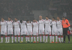 Saygı duruşu yapıldı