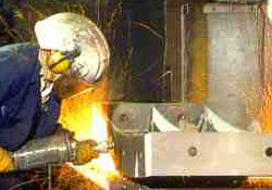 Sanayi üretimi yüzde 2.4 arttı