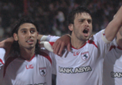 Bilerek kart gördüler