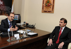 "Yaşlılarımız en kıymetli hazinelerimiz"
