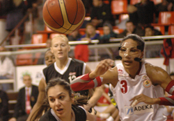 F.BAHÇE'Yİ YENMEK İSTİYORUZ