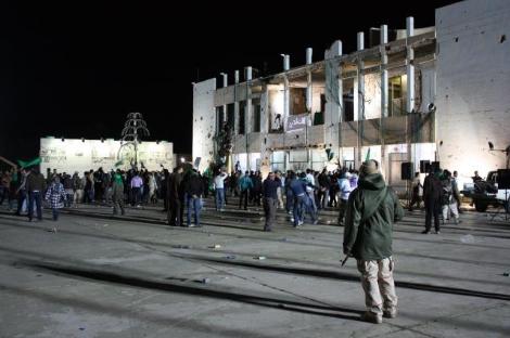 Koalisyon güçlerinin harekatı Kaddafi'yi durdurmadı