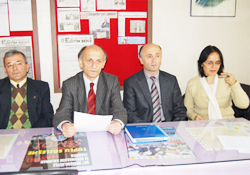 "Önce öğretmen açığını kapat"