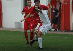 GENÇLER ÇIKIŞA GEÇTİ