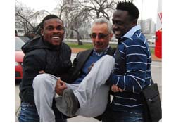 Az kalsın denize atıyorlardı