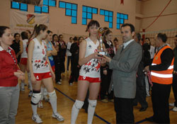 YARI FİNALLER NEFES KESTİ