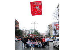 Yer Gök Kırmızı Beyaz