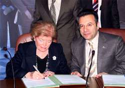 Vali Aksoy: Eğitim şart