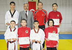 Başarı belgeleri dağıtıldı