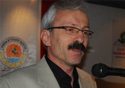 Yazarların kongresinde duygulu anlar