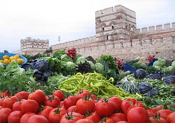 Sebze ve meyveye doğacağız