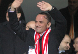 Öztürk'ten 200 bin TL prim