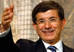 Davutoğlu: YSK tamamen bağımsızdır