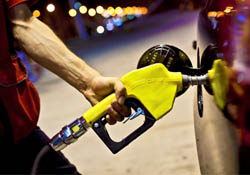 Benzine 6-9 kuruş zam geldi