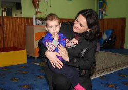 Çocuklara anne şefkati