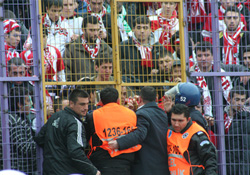 GÜNGÖREN MAÇI SEYİRCİSİZ OLABİLİR