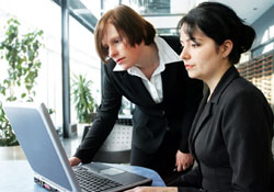 Kadın yöneticiler iş başında