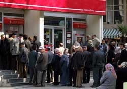 Emekliler SGK'ya dilekçe yağdırdı