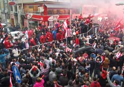 İŞTE TARAFTAR İŞTE ŞAMPİYON