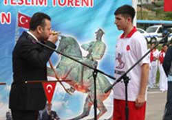 "Sevgi Bayrağı" Ankara yolunda