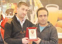 Şirinlerden teşekkür plaketi