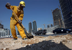 Türk işçinin sırtındaki yük