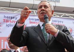 Arınç'tan 'dekolte' çıkışı