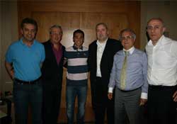 Ve Murat yuvada kaldı