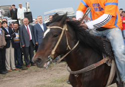 Demir'den "Eşkenar Beşgen" benzetmesi