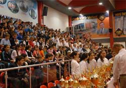 ÖĞRENCİLERİN KUPA SEVİNCİ