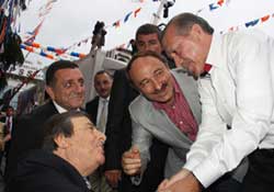 Vatandaşlarla sohbet etti