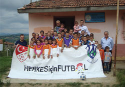 BOZARMUT'LU ÖĞRENCİLER BÜYÜLEDİ