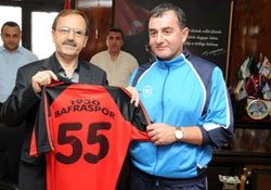 Gürcülerden Başkan Şahin'e ziyaret