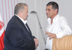 YÖNETİM AĞIRDAN ALIYOR