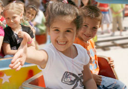 Öğrencilere lunapark hediyesi